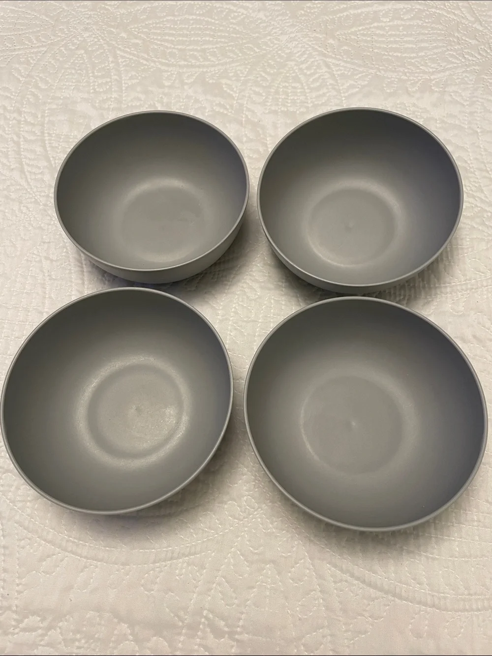 Set of 4 MAINSTAYS Gray Large Bowls Holds Up To Four Cups Each Great Shape